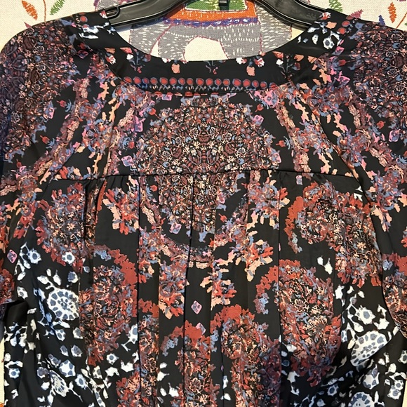 Free People Run Free Tunic Blouse size M Bohemian black floral Night Shade satin - Picture 14 of 15